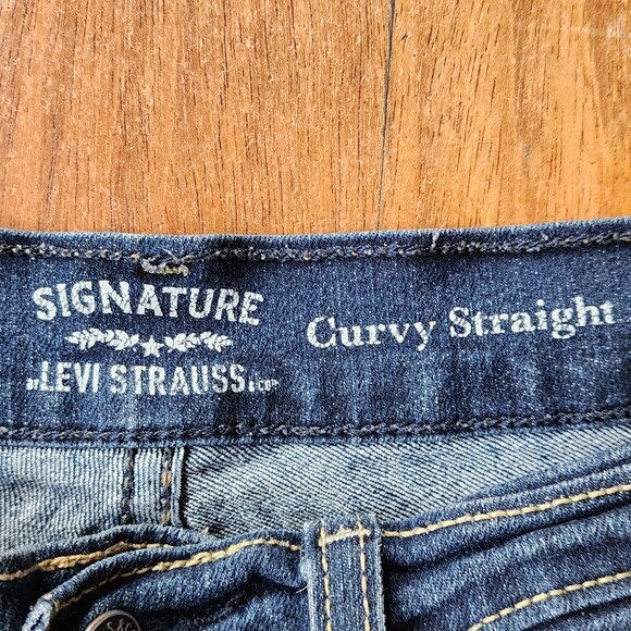 Signature by Levi Strauss Faded Wash Curvy Straight Jeans Size W29 L32 - Picture 7 of 16